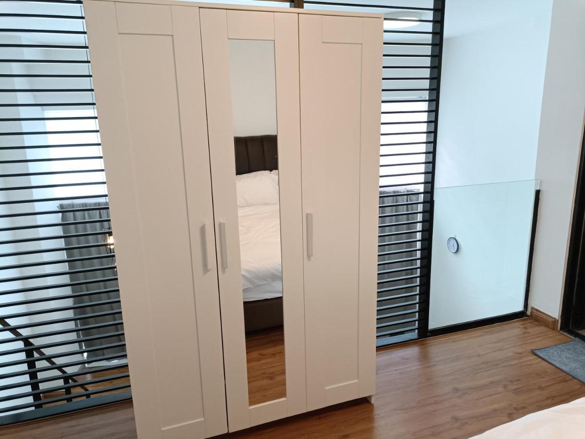 Loft Signature Executive Suite Empire City เปอตาลิงจายา ภายนอก รูปภาพ