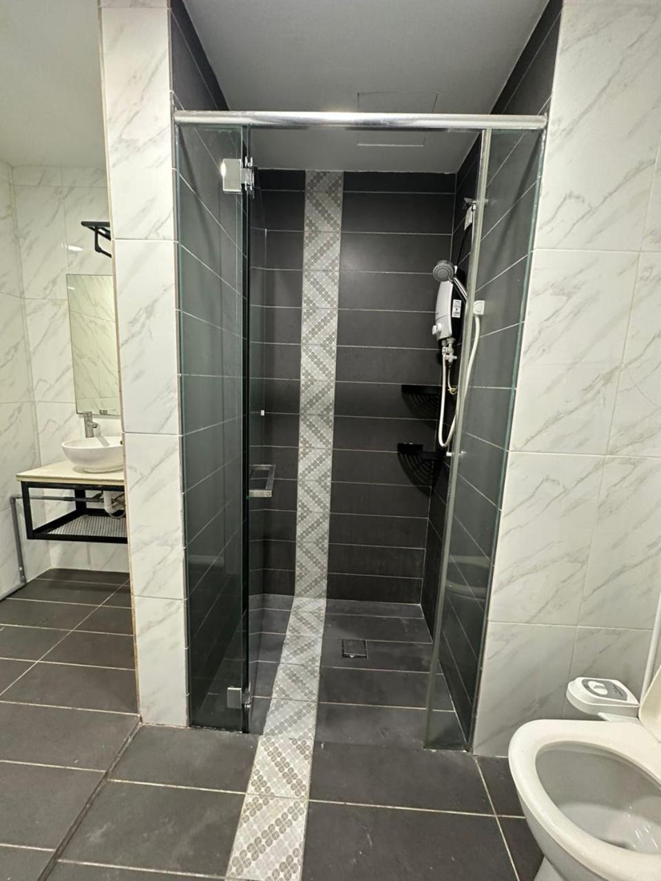 Loft Signature Executive Suite Empire City เปอตาลิงจายา ภายนอก รูปภาพ